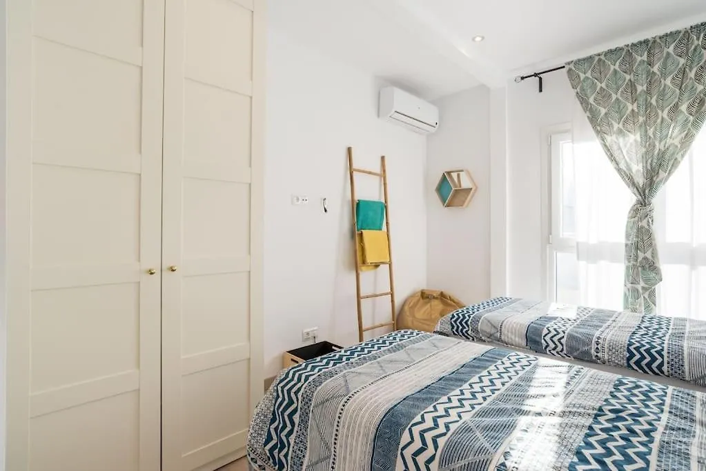 Sea View Apartment W/ 2 Rooms, Beach: 1 Minute トレモリノス